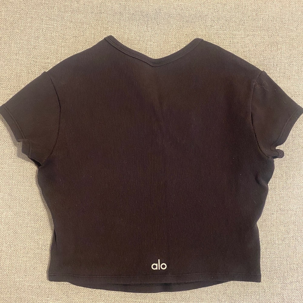 ALO Ribbed Short Sleeve Crop Top